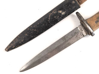 1.Weltkrieg  Grabendolch. Hersteller " Ernst Busch Solingen"  Kammerstück mit Abnahme, getragen, guter Gesamtzustand