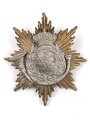 Sachsen , Emblem für ein Tschako für Mannschaften im Füsilier Regiment Nr. 108. Die Auflage Original ? Befestigungsabstand etwa 46mm