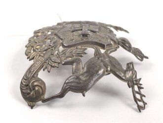 Württemberg, Emblem für eine Pickelhaube für einen Reserveoffizier. Buntmetall mit resten der Vergoldung. Befestigungsabstand etwa 69mm