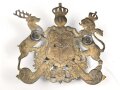 Württemberg, Emblem für eine Pickelhaube für einen Reserveoffizier. Buntmetall mit resten der Vergoldung. Befestigungsabstand etwa 69mm
