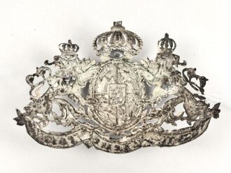 Bayern, silbernes Emblem für eine Pickelhaube für Offiziere. Dünnes Buntmetallblech versilbert, die Kanten poliert. Befestigungsabstand etwa 70mm