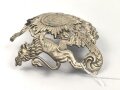 Württemberg, Emblem für eine Pickelhaube für Mannschaften im Dragoner Regiment 26. Befestigungsabstand etwa 69mm