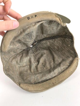 1.Weltkrieg, feldgrauer Überzug für eine Pickelhaube eines Angehörigen im bayrischen Feldartillerie Regiment 10. Ausführung ab 1916 mit grüner Nummer. Deutlich getragenes Stück