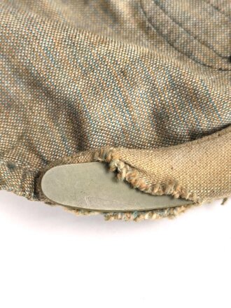 1.Weltkrieg, feldgrauer Überzug für eine Pickelhaube eines Angehörigen im bayrischen Feldartillerie Regiment 10. Ausführung ab 1916 mit grüner Nummer. Deutlich getragenes Stück