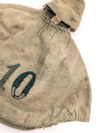 1.Weltkrieg, feldgrauer Überzug für eine Pickelhaube eines Angehörigen im bayrischen Feldartillerie Regiment 10. Ausführung ab 1916 mit grüner Nummer. Deutlich getragenes Stück