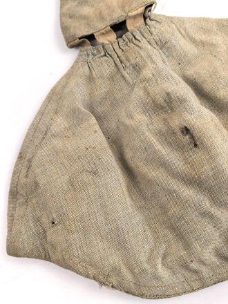 1.Weltkrieg, feldgrauer Überzug für eine Pickelhaube eines Angehörigen im bayrischen Feldartillerie Regiment 10. Ausführung ab 1916 mit grüner Nummer. Deutlich getragenes Stück