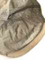 1.Weltkrieg, feldgrauer Überzug für eine Pickelhaube eines Angehörigen im bayrischen Feldartillerie Regiment 10. Ausführung ab 1916 mit grüner Nummer. Deutlich getragenes Stück