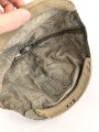 1.Weltkrieg, feldgrauer Überzug für eine Pickelhaube eines Angehörigen im bayrischen Feldartillerie Regiment 10. Ausführung ab 1916 mit grüner Nummer. Deutlich getragenes Stück