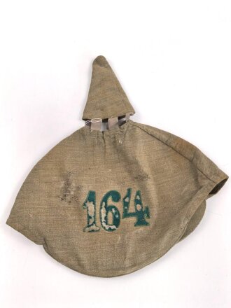 1.Weltkrieg, feldgrauer Überzug für eine Pickelhaube eines Angehörigen im Infanterie Regiment 164. Ausführung ab 1916 mit grüner Nummer. Deutlich getragenes Stück