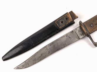 1.Weltkrieg  Grabendolch DEMAG Duisburg. Seltene Ausführungin gutem Gesamtzustand. Die Scheide Originallack, das Trageleder abgerissen