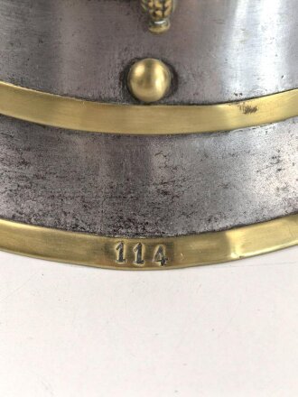 Bayern, Mannschaftshelm für Kürassiere Modell 1842 in der Trageweise ab 1864. Gereinigt und " Restauriertes"  Kammerstück, das Innenfutter fehlt.