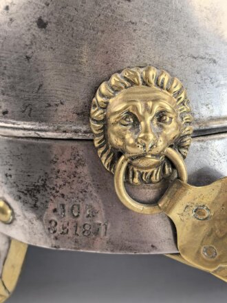 Bayern, Mannschaftshelm für Kürassiere Modell 1842 in der Trageweise ab 1864. Gereinigt und " Restauriertes"  Kammerstück, das Innenfutter fehlt.