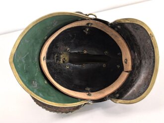 Bayern, Mannschaftshelm für Kürassiere Modell 1842 in der Trageweise bis 1864 ( Monogramm M für König Max II. ) Vor längerer Zeit gereinigtes Stück, das Innenfutter fehlt, sonst guter Gesamtzustand