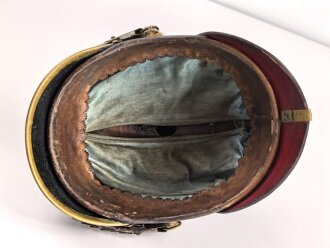 Bayern, Pickelhaube für einen Offizier der Polizei. Der Spitzenteller wackelt leicht, sonst guter Gesamtzustand