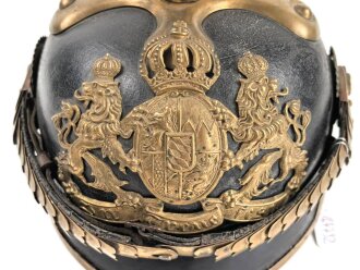 Bayern, Pickelhaube für Mannschaften der Artillerie um 1914. Zusammengehöriges Eigentumstück in gutem Gesamtzustand.