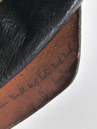 Bayern, Pickelhaube für Mannschaften der Artillerie um 1914. Zusammengehöriges Eigentumstück in gutem Gesamtzustand.