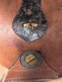 Bayern, Pickelhaube für Mannschaften der Artillerie um 1914. Zusammengehöriges Eigentumstück in gutem Gesamtzustand.