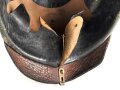 Bayern, Pickelhaube für Mannschaften der Infanterie. Kammerstück , die Vorderschirmnäht gelöst, sonst guter Gesamtzustand, ungereinuigt.