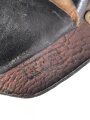 Bayern, Pickelhaube für Mannschaften der Infanterie. Kammerstück , die Vorderschirmnäht gelöst, sonst guter Gesamtzustand, ungereinuigt.