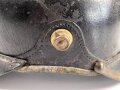 Bayern, Pickelhaube für Mannschaften der Infanterie. Kammerstück , die Vorderschirmnäht gelöst, sonst guter Gesamtzustand, ungereinuigt.