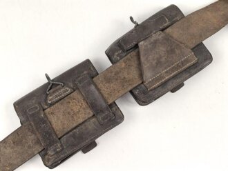 Frankreich, Koppel für Mannschaften mit zwei Patronentaschen Modell 1888 und Koppelschuh. Ungereinigt, guter Gesamtzustand