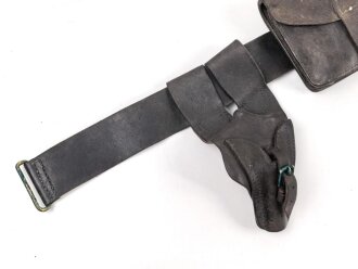 Frankreich, Koppel für Mannschaften mit zwei Patronentaschen Modell 1888 und Koppelschuh. Ungereinigt, guter Gesamtzustand