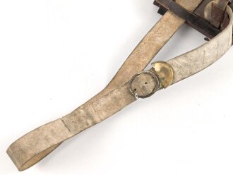Bayern, Kartuschkasten mit Bandolier für Mannschaften der Artillerie. Kammerstück von 1902/ 1907 in sehr gutem Zustand.