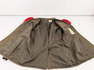 Frankreich Fremdenlegion, Uniformjacke von 1977 eines Angehörigen des 13. Regiments. Der Brustanhänger von Drago, alle Effekten zugehörig , guter Gesamtzustand