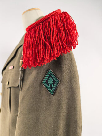 Frankreich Fremdenlegion, Uniformjacke von 1977 eines Angehörigen des 13. Regiments. Der Brustanhänger von Drago, alle Effekten zugehörig , guter Gesamtzustand
