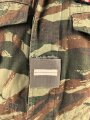 Frankreich, Tarnfeldbluse Modell 1947 eines Angehörigen der 11.Fallschirmjägerbrigade . Brustanhänger des 1. Fallschirmjägerregiments von DRAGO . Mit hoher wahrscheinlichkein so zusammengehörig, guter Gesamtzustand