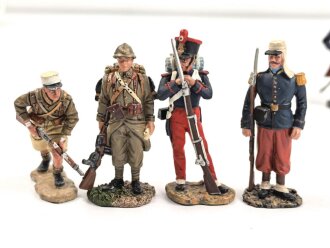 Frankreich Fremdenlegion, zwölf Zinnfiguren je etwa 7cm hoch, gebraucht