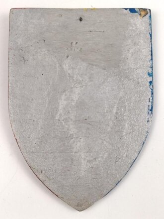 Frankreich, Wandplakette aus Leichtmetall bemalt, Höhe etwa 24cm. Ungerein igtes Stück