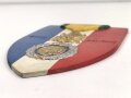 Frankreich, Wandplakette aus Leichtmetall bemalt, Höhe etwa 24cm. Ungerein igtes Stück