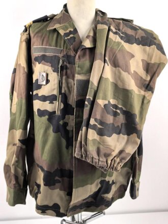 Frankreich Fremdenlegion, Tarnjacke und Hose eines Angehörigen der Feldgendarmerie. Ungereinigt