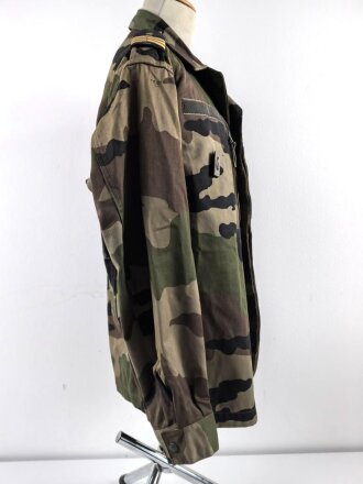 Frankreich Fremdenlegion, Tarnjacke und Hose eines Angehörigen der Feldgendarmerie. Ungereinigt