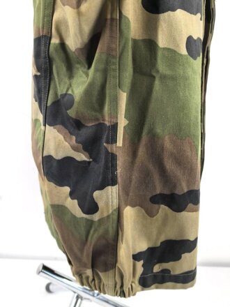 Frankreich Fremdenlegion, Tarnjacke und Hose eines Angehörigen der Feldgendarmerie. Ungereinigt