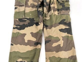 Frankreich Fremdenlegion, Tarnjacke und Hose eines Angehörigen der Feldgendarmerie. Ungereinigt