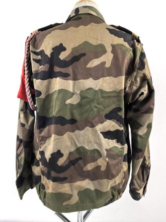 Frankreich Fremdenlegion, Tarnjacke und Hose eines Angehörigen der Feldgendarmerie. Ungereinigt