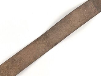 Frankreich , Lederkoppel Modell 1903. Vorschriftsmäßiges Stück mit 11 Lochreihen. Undatiert, so sowohl im 1. als auch im 2. Weltkrieg getragen. Gesamtlänge 109cm, ungereinigtes Stück
