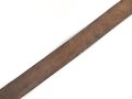 Frankreich , Lederkoppel Modell 1903. Vorschriftsmäßiges Stück mit 11 Lochreihen, darüberhinaus eigenmächtig 5 weitere Reihen angebracht. Undatiert, so sowohl im 1. als auch im 2. Weltkrieg getragen. Gesamtlänge 119cm, ungereinigtes Stück