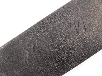 Frankreich , Lederkoppel Modell 1903. Vorschriftsmäßiges Stück mit 11 Lochreihen. Undatiert, so sowohl im 1. als auch im 2. Weltkrieg getragen. Gesamtlänge 105cm, ungereinigt, Leder etwas steif