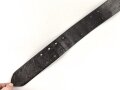 Frankreich , Lederkoppel Modell 1903. Vorschriftsmäßiges Stück mit 11 Lochreihen. Undatiert, so sowohl im 1. als auch im 2. Weltkrieg getragen. Gesamtlänge 105cm, ungereinigt, Leder etwas steif