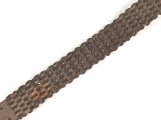 Frankreich , Lederkoppel Modell 1903. Vorschriftsmäßiges Stück mit 11 Lochreihen. Aufwenig bearbeitetes Stück, Gesamtlänge 105cm, ungereinigt