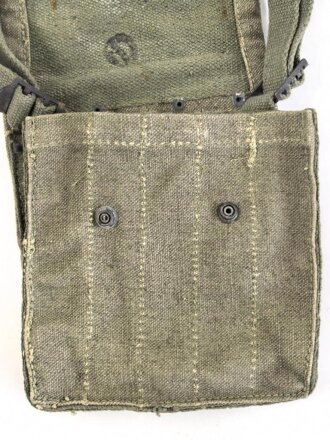 Frankreich Fremdenlegion, Magazintasche mit Trageriemen, Teil der Modell 1950 TAP Ausrüstung ( TAP = Troupes Aero Portees / Fallschirmjäger ) Guter Zustand