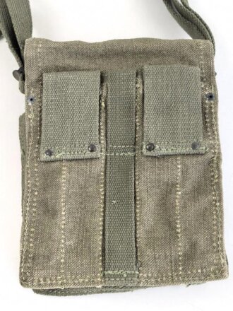 Frankreich Fremdenlegion, Magazintasche mit Trageriemen, Teil der Modell 1950 TAP Ausrüstung ( TAP = Troupes Aero Portees / Fallschirmjäger ) Guter Zustand