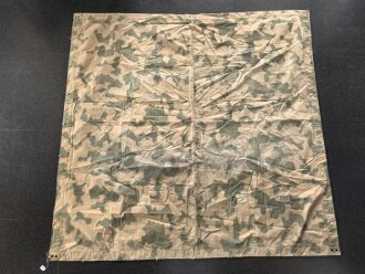 Frankreich 2. Weltkrieg, Zeltbahn datiert 1939. Mit hoher wahrscheinlichkeit nach dem 2. Weltkrieg von der Fremdenlegion vereinnahmt. Einseitig Schlaufen angebracht, DANACH mit Tarndruck versehen. Gebraucht, guter Zustand