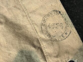 Frankreich 2. Weltkrieg, Zeltbahn datiert 1939. Mit hoher wahrscheinlichkeit nach dem 2. Weltkrieg von der Fremdenlegion vereinnahmt. Einseitig Schlaufen angebracht, DANACH mit Tarndruck versehen. Gebraucht, guter Zustand