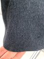 Uniformjacke dunkelblaugrau, erinnert vom Schnitt an Österreich, allerdings will der Kragen nicht dazu passen. Wenige kleinere Mottenschäden, sonst gut