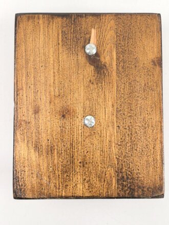 Frankreich, Erinnerungsgegenstand auf Holzplatte " 110 Regiment DÌnfanterie " Maße etwa 12 x 15cm