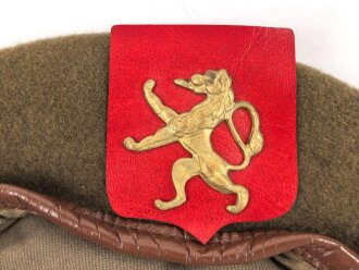 Belgien, braunes Barett mit Abzeichen. Datiert 1977